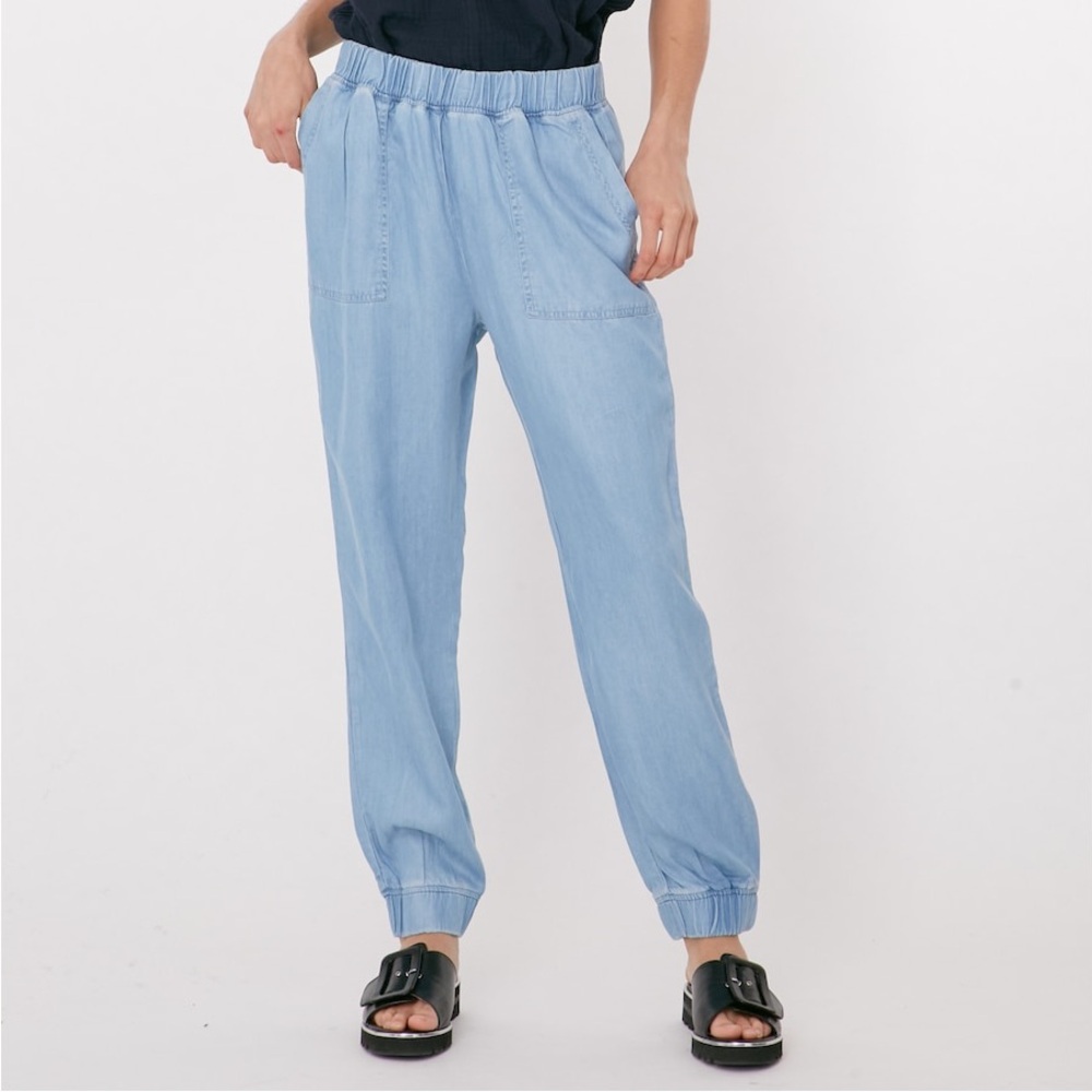 NWT light blue “denim” relaxed pants. Shannon Passero size medium.